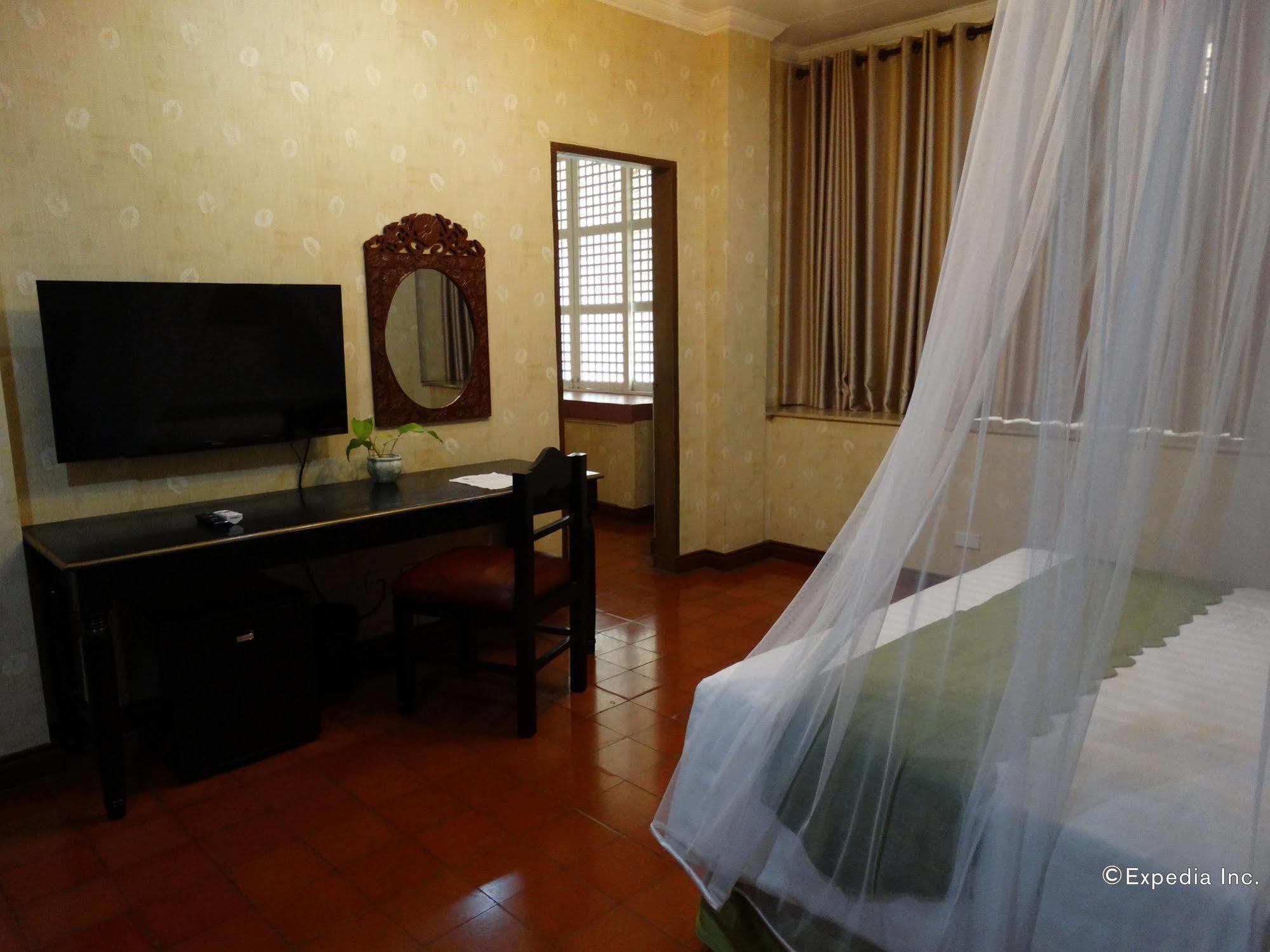 White Knight Hotel Intramuros Manila Exterior photo